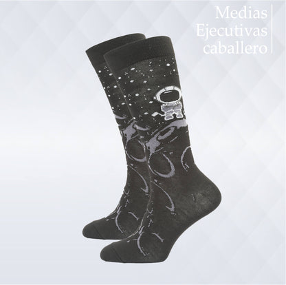 MEDIA CASUAL DIVERTIDA DISEÑO DE ASTRONAUTA